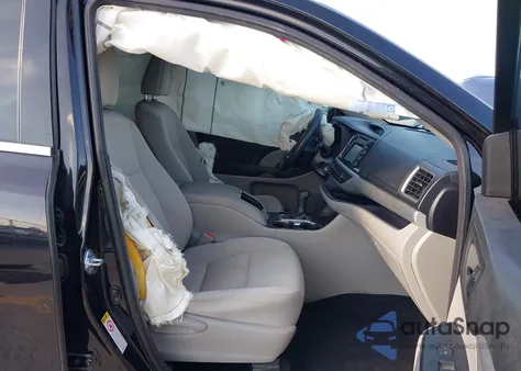 2016 Toyota Highlander Le z USA, uszkodzony, nr VIN 5TDZARFH6GS023120